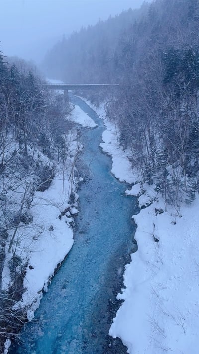 흰수염 폭포에서 이어지는 하천